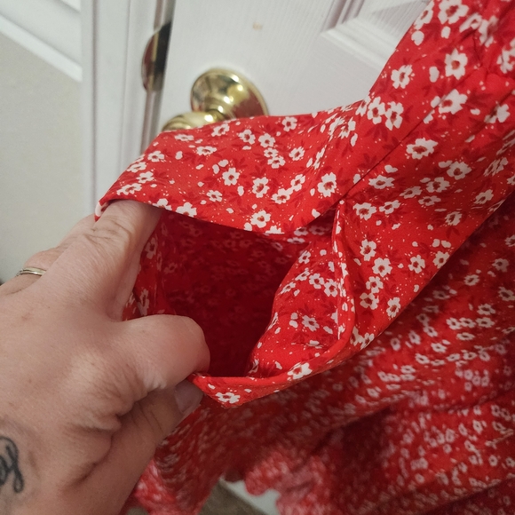 BloomChic Red Floral Dress Size 2X NWT - Picture 4 of 6